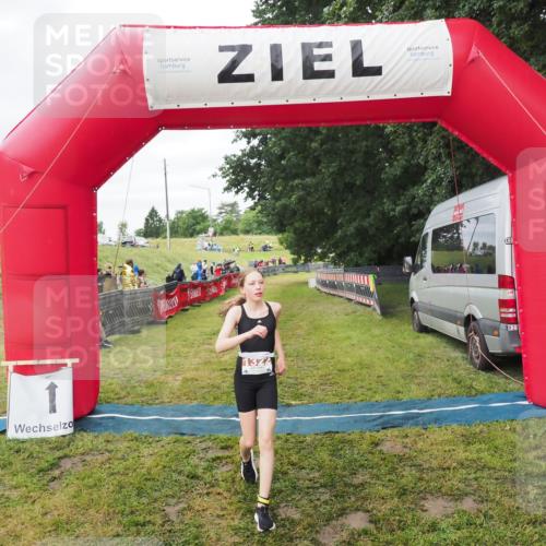 21.06.2025 - 27. Vierlanden-Triathlon MichiJ http://msf.ph/oto/8051537 15.06.2026 15:28:30 Ziel 1322 meine-sportfotos.de