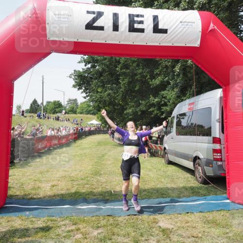 21.06.2025 - 27. Vierlanden-Triathlon KatJ http://msf.ph/oto/8051635 15.06.2025 11:39:28 Ziel 575 meine-sportfotos.de