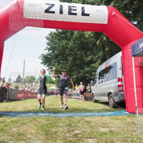21.06.2025 - 27. Vierlanden-Triathlon KatJ http://msf.ph/oto/8051661 15.06.2025 11:40:16 Ziel 532, 562 meine-sportfotos.de