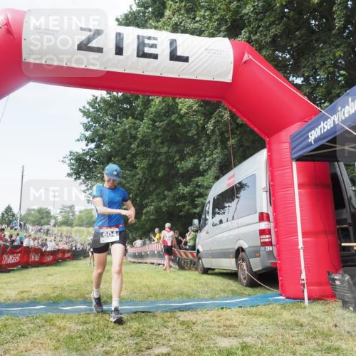 21.06.2025 - 27. Vierlanden-Triathlon KatJ http://msf.ph/oto/8051719 15.06.2025 11:40:58 Ziel  meine-sportfotos.de
