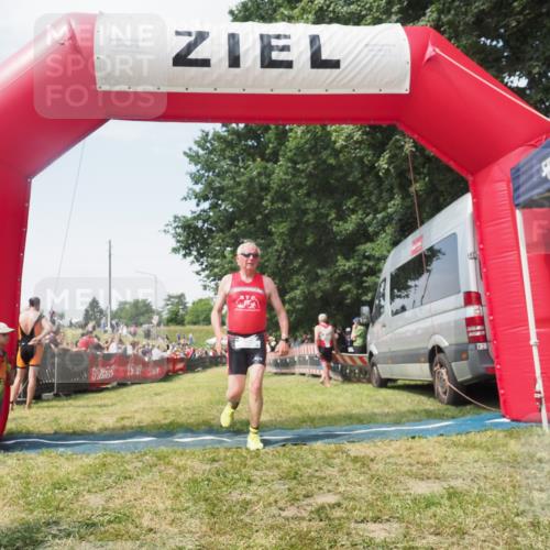 21.06.2025 - 27. Vierlanden-Triathlon KatJ http://msf.ph/oto/8051768 15.06.2025 11:41:55 Ziel 522 meine-sportfotos.de