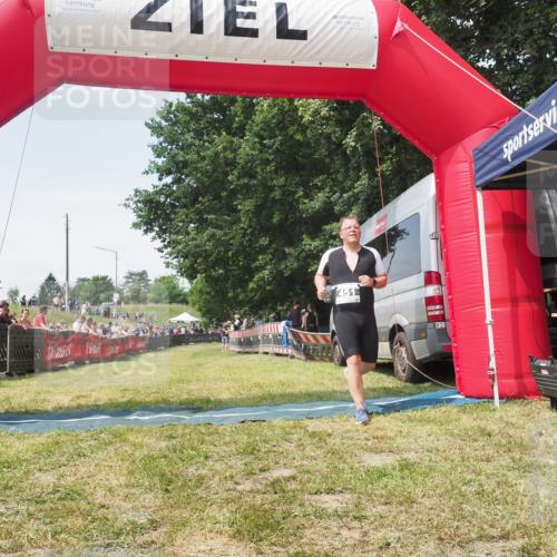 21.06.2025 - 27. Vierlanden-Triathlon KatJ http://msf.ph/oto/8051887 15.06.2025 11:43:30 Ziel  meine-sportfotos.de