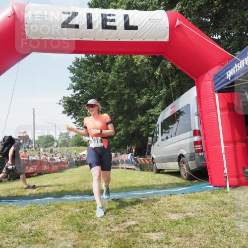 21.06.2025 - 27. Vierlanden-Triathlon KatJ http://msf.ph/oto/8051911 15.06.2025 11:44:11 Ziel  meine-sportfotos.de