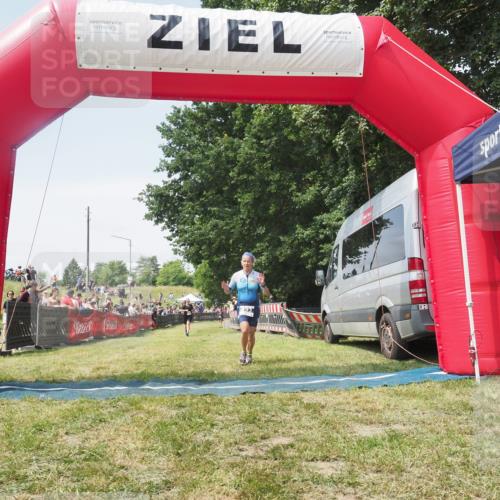 21.06.2025 - 27. Vierlanden-Triathlon KatJ http://msf.ph/oto/8051933 15.06.2025 11:44:47 Ziel 529 meine-sportfotos.de