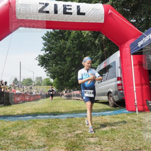 21.06.2025 - 27. Vierlanden-Triathlon KatJ http://msf.ph/oto/8051946 15.06.2025 11:44:48 Ziel 529 meine-sportfotos.de