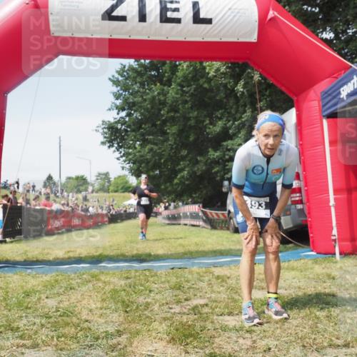 21.06.2025 - 27. Vierlanden-Triathlon KatJ http://msf.ph/oto/8051951 15.06.2025 11:44:50 Ziel  meine-sportfotos.de