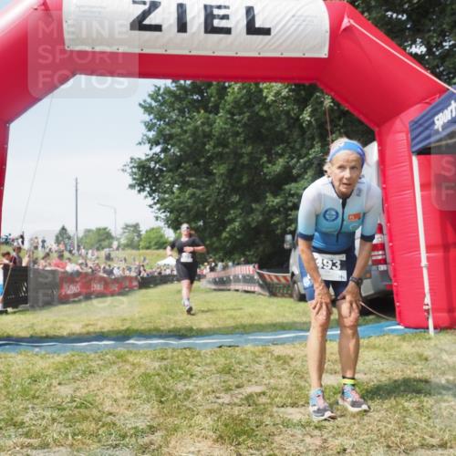 21.06.2025 - 27. Vierlanden-Triathlon KatJ http://msf.ph/oto/8051952 15.06.2025 11:44:50 Ziel  meine-sportfotos.de