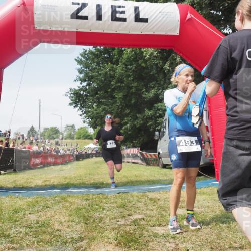 21.06.2025 - 27. Vierlanden-Triathlon KatJ http://msf.ph/oto/8051959 15.06.2025 11:44:51 Ziel  meine-sportfotos.de