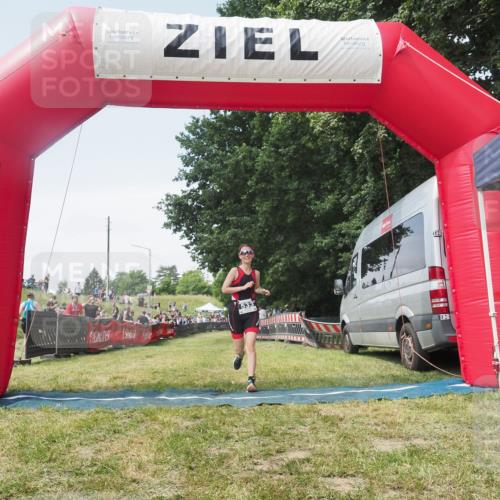 21.06.2025 - 27. Vierlanden-Triathlon KatJ http://msf.ph/oto/8052033 15.06.2025 11:46:18 Ziel 620 meine-sportfotos.de