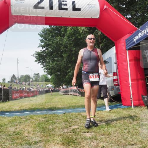 21.06.2025 - 27. Vierlanden-Triathlon KatJ http://msf.ph/oto/8052078 15.06.2025 11:46:38 Ziel 516 meine-sportfotos.de
