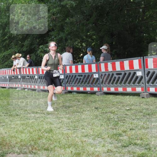 21.06.2025 - 27. Vierlanden-Triathlon KatJ http://msf.ph/oto/8052095 15.06.2025 11:47:50 Ziel 539 meine-sportfotos.de