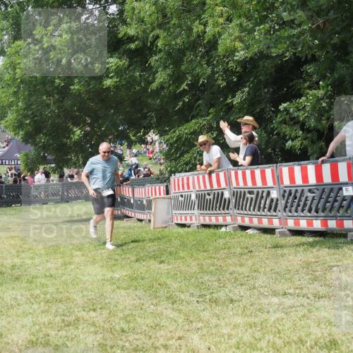 21.06.2025 - 27. Vierlanden-Triathlon KatJ http://msf.ph/oto/8052119 15.06.2025 11:48:44 Ziel 466 meine-sportfotos.de