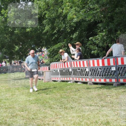 21.06.2025 - 27. Vierlanden-Triathlon KatJ http://msf.ph/oto/8052120 15.06.2025 11:48:44 Ziel 466 meine-sportfotos.de