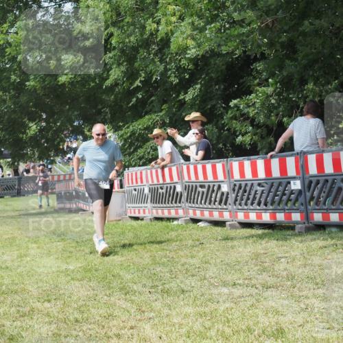 21.06.2025 - 27. Vierlanden-Triathlon KatJ http://msf.ph/oto/8052124 15.06.2025 11:48:45 Ziel 466 meine-sportfotos.de