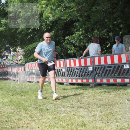 21.06.2025 - 27. Vierlanden-Triathlon KatJ http://msf.ph/oto/8052129 15.06.2025 11:48:46 Ziel 466, 510 meine-sportfotos.de