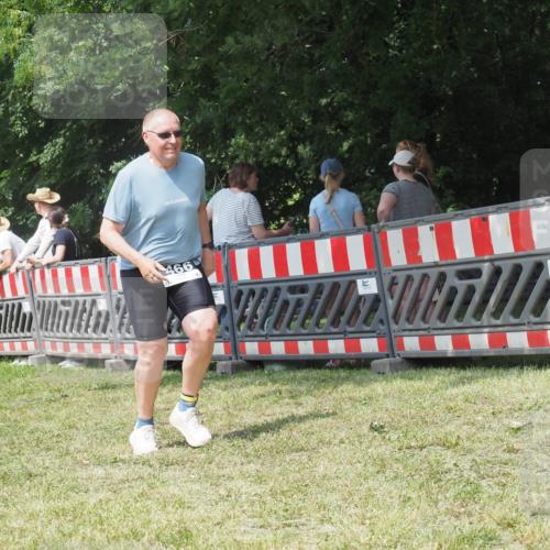 21.06.2025 - 27. Vierlanden-Triathlon KatJ http://msf.ph/oto/8052132 15.06.2025 11:48:47 Ziel 466, 510 meine-sportfotos.de