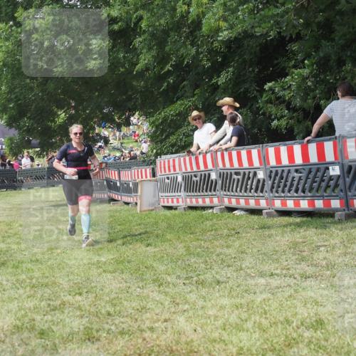 21.06.2025 - 27. Vierlanden-Triathlon KatJ http://msf.ph/oto/8052136 15.06.2025 11:48:53 Ziel 510 meine-sportfotos.de