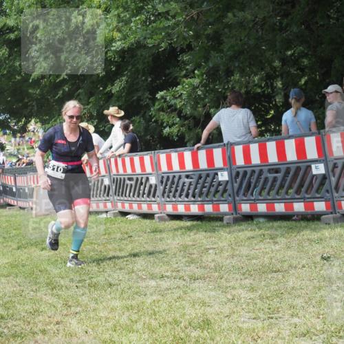 21.06.2025 - 27. Vierlanden-Triathlon KatJ http://msf.ph/oto/8052141 15.06.2025 11:48:55 Ziel 510 meine-sportfotos.de
