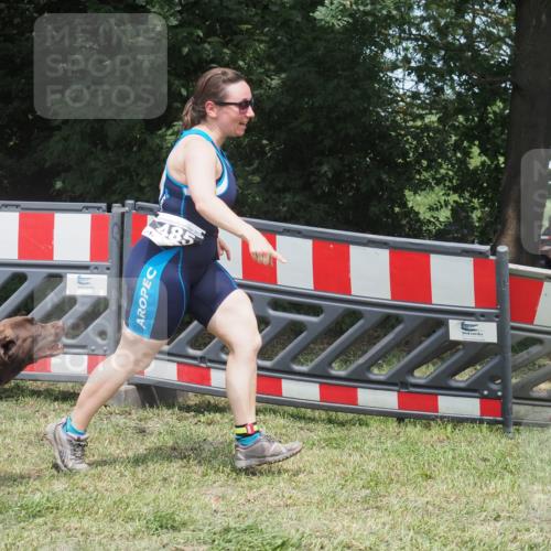 21.06.2025 - 27. Vierlanden-Triathlon KatJ http://msf.ph/oto/8052178 15.06.2025 11:50:14 Ziel 485 meine-sportfotos.de