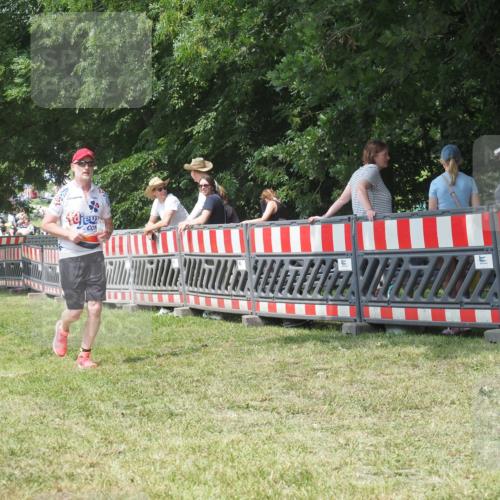 21.06.2025 - 27. Vierlanden-Triathlon KatJ http://msf.ph/oto/8052199 15.06.2025 11:51:03 Ziel 371, 387 meine-sportfotos.de