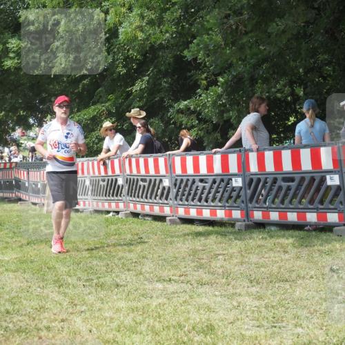 21.06.2025 - 27. Vierlanden-Triathlon KatJ http://msf.ph/oto/8052200 15.06.2025 11:51:04 Ziel 371 meine-sportfotos.de