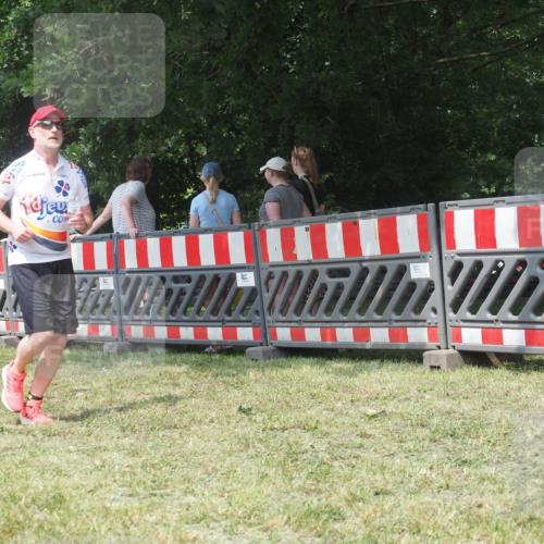 21.06.2025 - 27. Vierlanden-Triathlon KatJ http://msf.ph/oto/8052207 15.06.2025 11:51:05 Ziel 371 meine-sportfotos.de