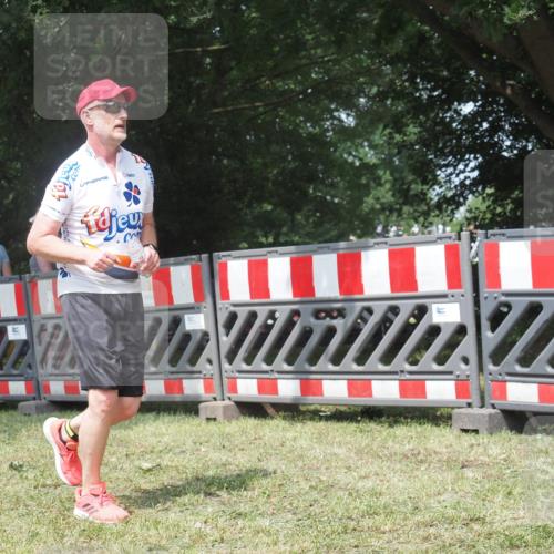 21.06.2025 - 27. Vierlanden-Triathlon KatJ http://msf.ph/oto/8052211 15.06.2025 11:51:06 Ziel 371 meine-sportfotos.de