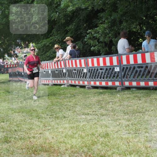 21.06.2025 - 27. Vierlanden-Triathlon KatJ http://msf.ph/oto/8052215 15.06.2025 11:52:25 Ziel 556 meine-sportfotos.de