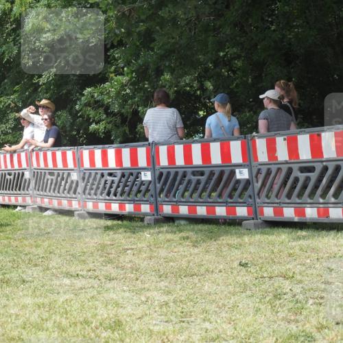 21.06.2025 - 27. Vierlanden-Triathlon KatJ http://msf.ph/oto/8052261 15.06.2025 11:53:05 Ziel 488, 550 meine-sportfotos.de