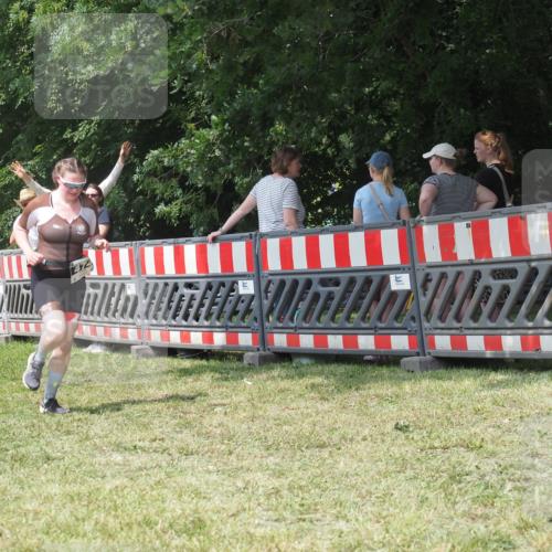 21.06.2025 - 27. Vierlanden-Triathlon KatJ http://msf.ph/oto/8052280 15.06.2025 11:54:15 Ziel 474 meine-sportfotos.de