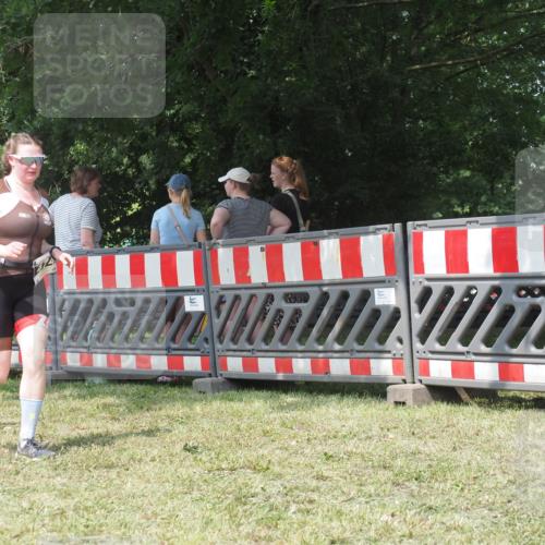 21.06.2025 - 27. Vierlanden-Triathlon KatJ http://msf.ph/oto/8052283 15.06.2025 11:54:15 Ziel 474 meine-sportfotos.de