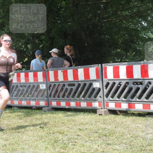 21.06.2025 - 27. Vierlanden-Triathlon KatJ http://msf.ph/oto/8052284 15.06.2025 11:54:15 Ziel 474 meine-sportfotos.de