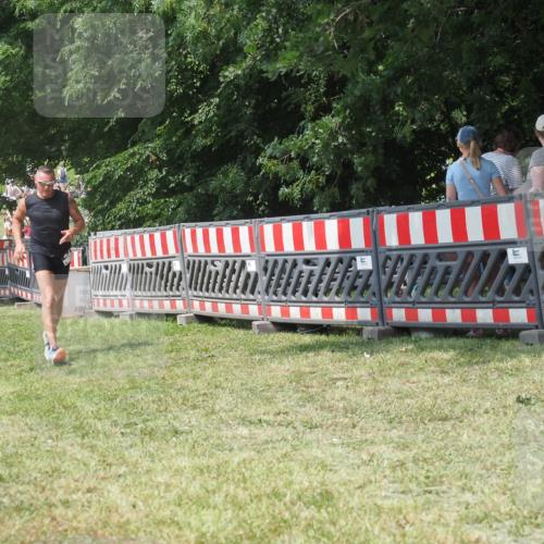 21.06.2025 - 27. Vierlanden-Triathlon KatJ http://msf.ph/oto/8052291 15.06.2025 11:54:43 Ziel 421 meine-sportfotos.de