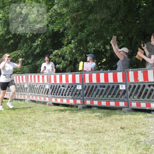 21.06.2025 - 27. Vierlanden-Triathlon KatJ http://msf.ph/oto/8052303 15.06.2025 11:55:03 Ziel 492 meine-sportfotos.de