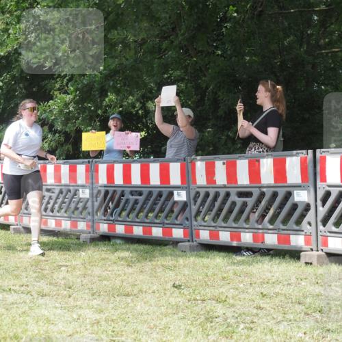 21.06.2025 - 27. Vierlanden-Triathlon KatJ http://msf.ph/oto/8052307 15.06.2025 11:55:04 Ziel 492 meine-sportfotos.de