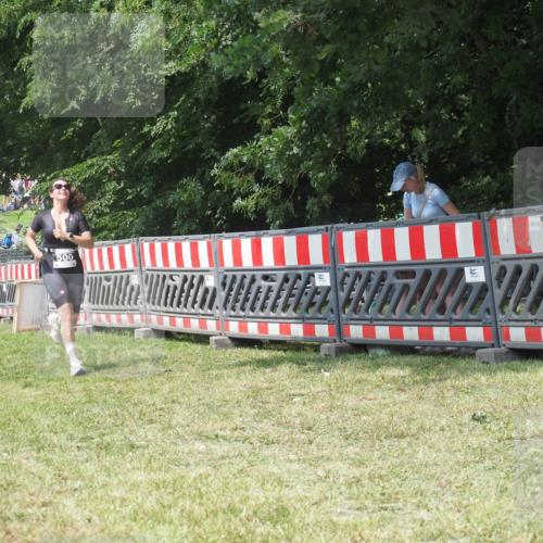21.06.2025 - 27. Vierlanden-Triathlon KatJ http://msf.ph/oto/8052322 15.06.2025 11:55:15 Ziel 500 meine-sportfotos.de