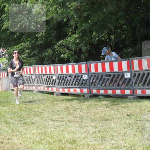 21.06.2025 - 27. Vierlanden-Triathlon KatJ http://msf.ph/oto/8052323 15.06.2025 11:55:15 Ziel 500 meine-sportfotos.de