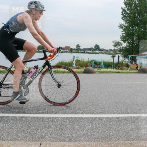 15.06.2025 - 27. Vierlanden-Triathlon H.Heesch http://msf.ph/oto/8052327 15.06.2025 10:56:26 Radfahren 73, 597, 606 meine-sportfotos.de