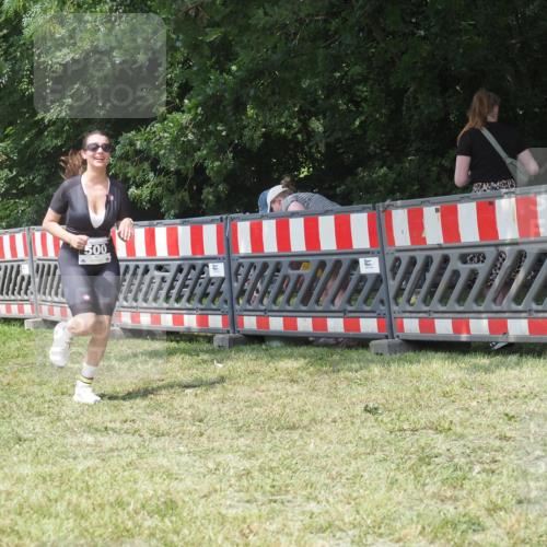 21.06.2025 - 27. Vierlanden-Triathlon KatJ http://msf.ph/oto/8052328 15.06.2025 11:55:17 Ziel 500 meine-sportfotos.de