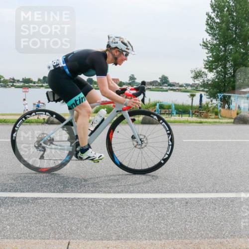 15.06.2025 - 27. Vierlanden-Triathlon H.Heesch http://msf.ph/oto/8052331 15.06.2025 10:56:29 Radfahren 597, 606 meine-sportfotos.de