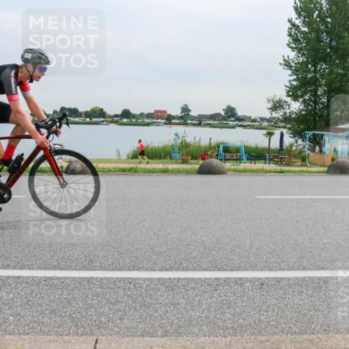 15.06.2025 - 27. Vierlanden-Triathlon H.Heesch http://msf.ph/oto/8052333 15.06.2025 10:56:48 Radfahren 523 meine-sportfotos.de