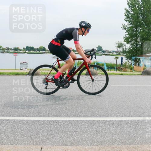 15.06.2025 - 27. Vierlanden-Triathlon H.Heesch http://msf.ph/oto/8052335 15.06.2025 10:56:48 Radfahren 523 meine-sportfotos.de