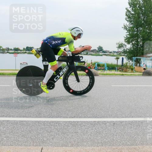 15.06.2025 - 27. Vierlanden-Triathlon H.Heesch http://msf.ph/oto/8052347 15.06.2025 10:56:59 Radfahren 94, 150, 451, 767 meine-sportfotos.de