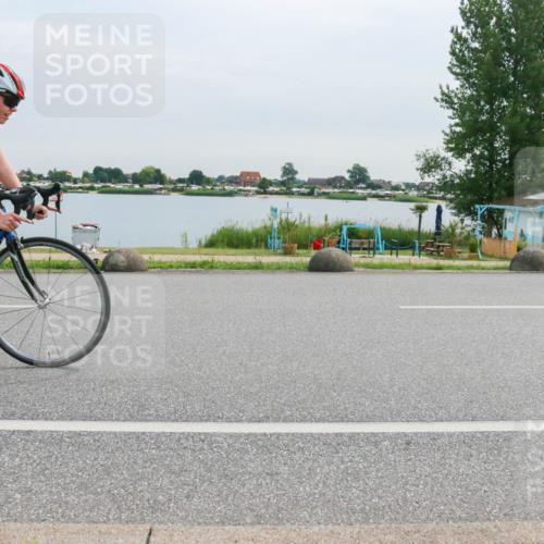 15.06.2025 - 27. Vierlanden-Triathlon H.Heesch http://msf.ph/oto/8052352 15.06.2025 10:57:10 Radfahren 482 meine-sportfotos.de