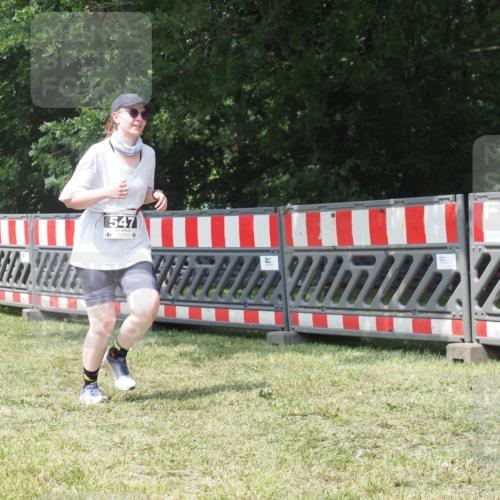 21.06.2025 - 27. Vierlanden-Triathlon KatJ http://msf.ph/oto/8052362 15.06.2025 11:55:51 Ziel 547 meine-sportfotos.de