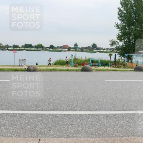 15.06.2025 - 27. Vierlanden-Triathlon H.Heesch http://msf.ph/oto/8052381 15.06.2025 10:57:44 Radfahren 48, 494, 508, 555, 753 meine-sportfotos.de
