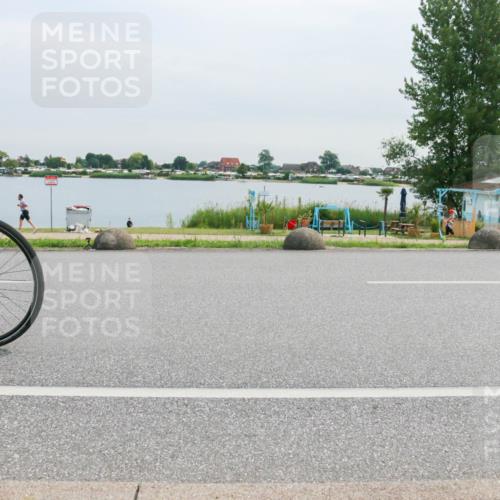 15.06.2025 - 27. Vierlanden-Triathlon H.Heesch http://msf.ph/oto/8052385 15.06.2025 10:57:47 Radfahren 48, 508, 555 meine-sportfotos.de