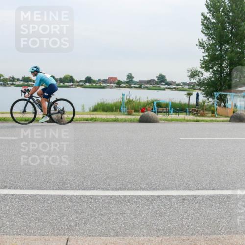 15.06.2025 - 27. Vierlanden-Triathlon H.Heesch http://msf.ph/oto/8052392 15.06.2025 10:57:49 Radfahren 215, 508, 555 meine-sportfotos.de