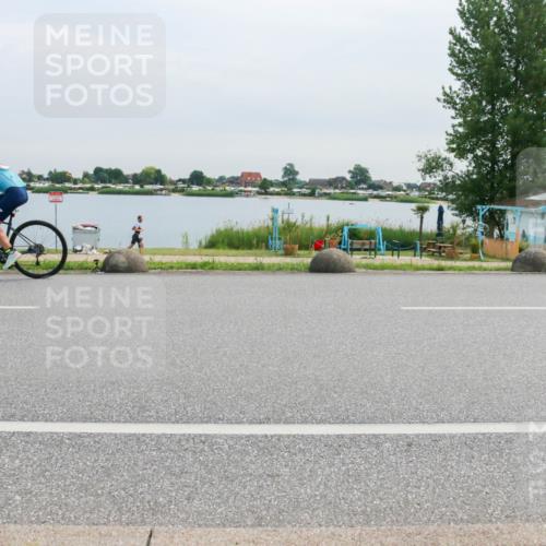 15.06.2025 - 27. Vierlanden-Triathlon H.Heesch http://msf.ph/oto/8052394 15.06.2025 10:57:50 Radfahren 215, 508, 555 meine-sportfotos.de