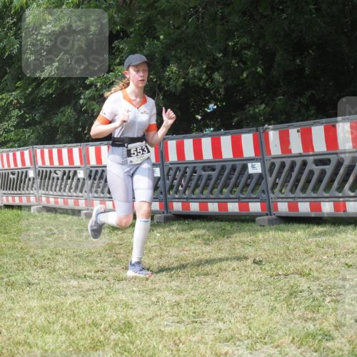 21.06.2025 - 27. Vierlanden-Triathlon KatJ http://msf.ph/oto/8052395 15.06.2025 11:56:21 Ziel 553 meine-sportfotos.de